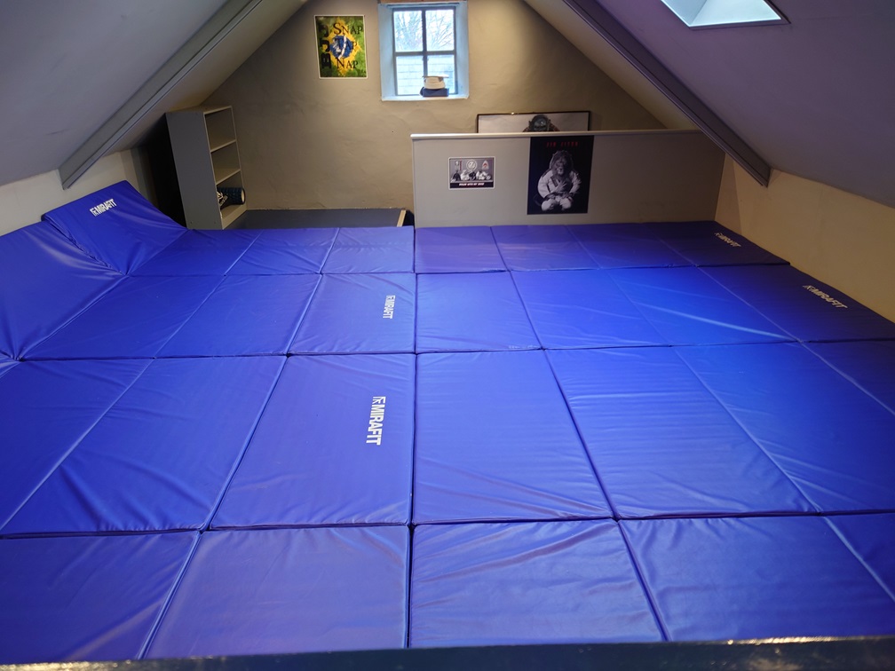 Blaeanfforest gym, cottages with hot tubs wales